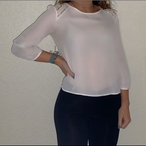 White quarter sleeve top
